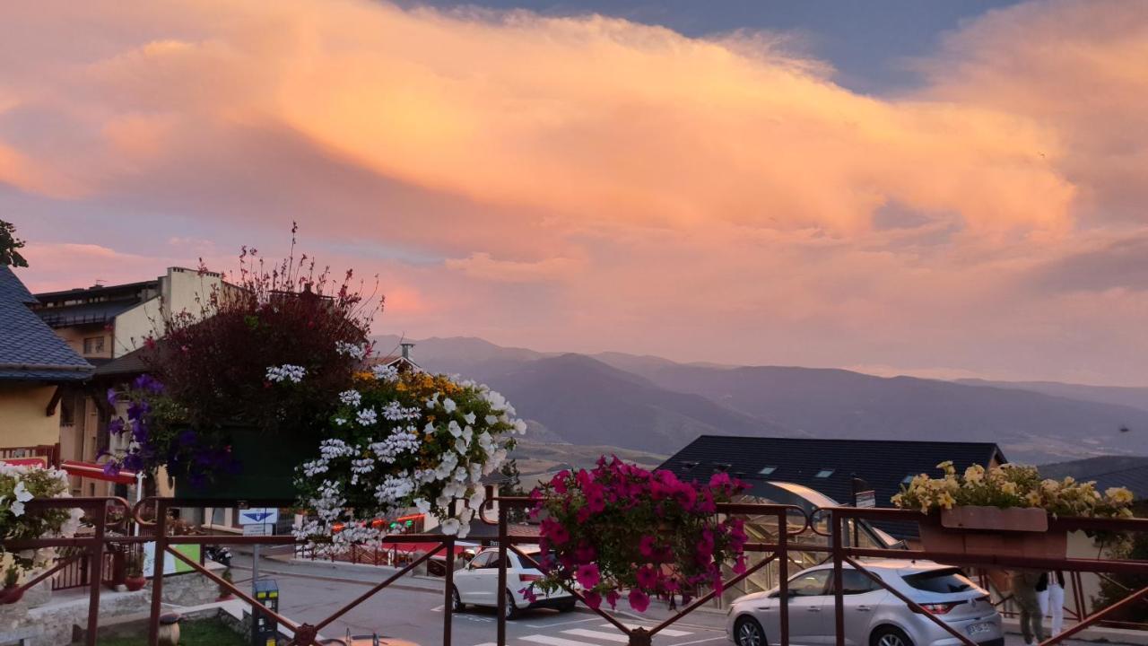 Apt Cosy, 4 Pers, Plein Centre Ville, Parking Offert Font-Romeu-Odeillo-Via Zewnętrze zdjęcie